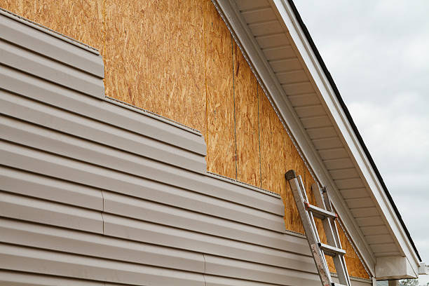 Professional Siding Installation technician working in South Lebanon, OH